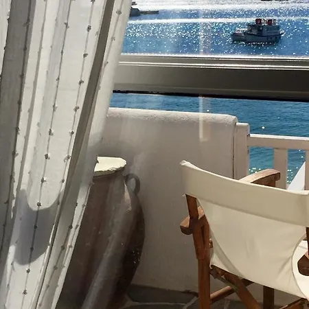 Aeolos Beach Karavostasis (Folegandros)