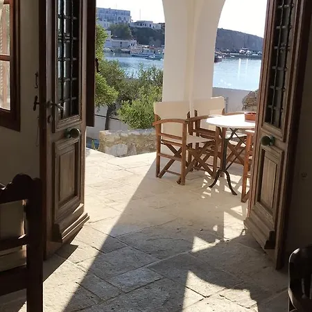 Aeolos Beach 3* Karavostasis (Folegandros)