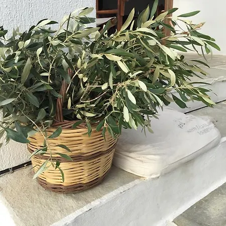 Aeolos Beach Karavostasis (Folegandros)