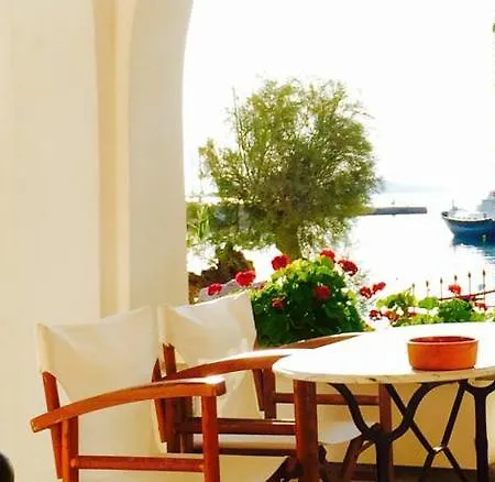 Aeolos Beach 3* Karavostasis (Folegandros)
